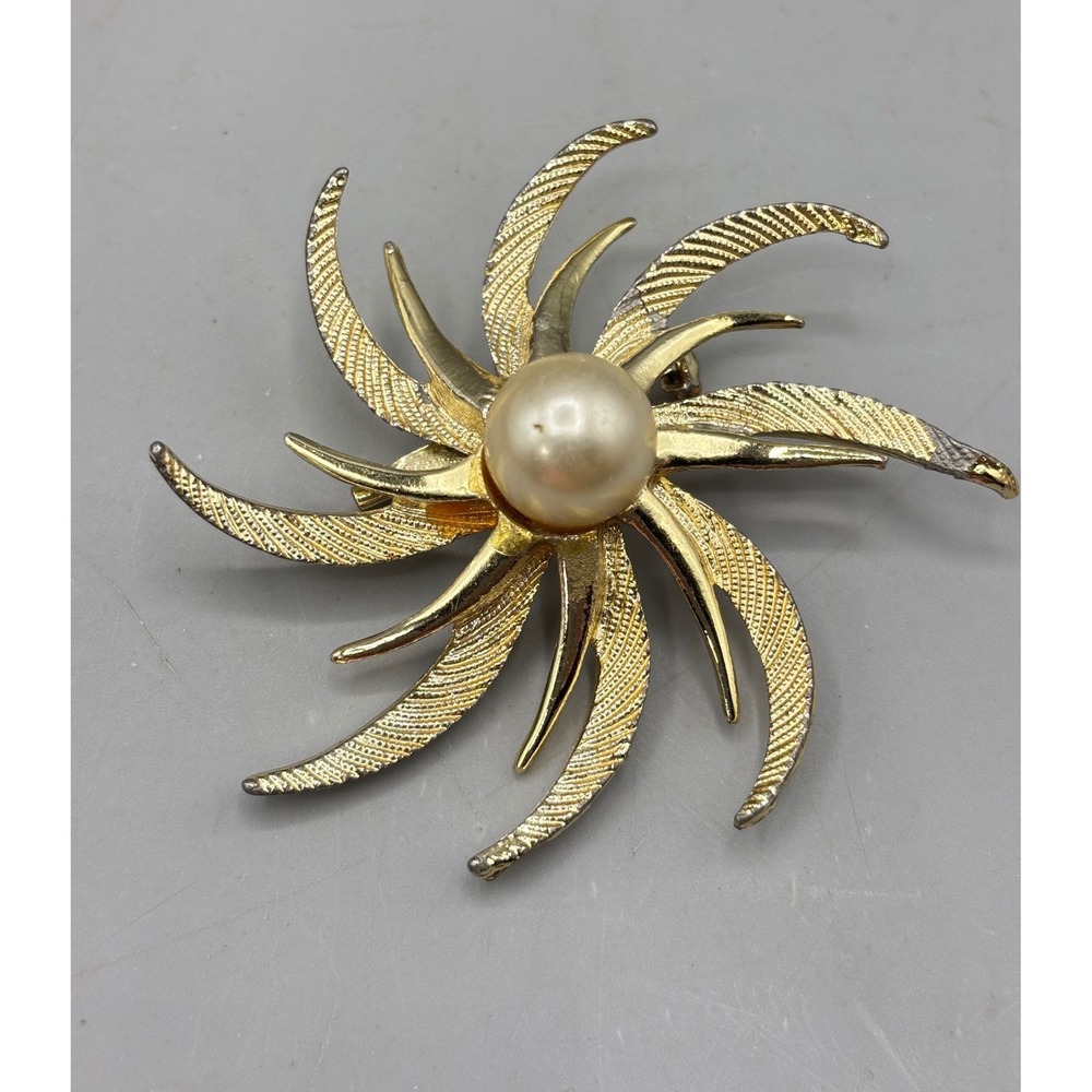 Vintage Gold Tone Faux Pearl Starburst Brooch‎ Sunburst Pin Mid Century Style